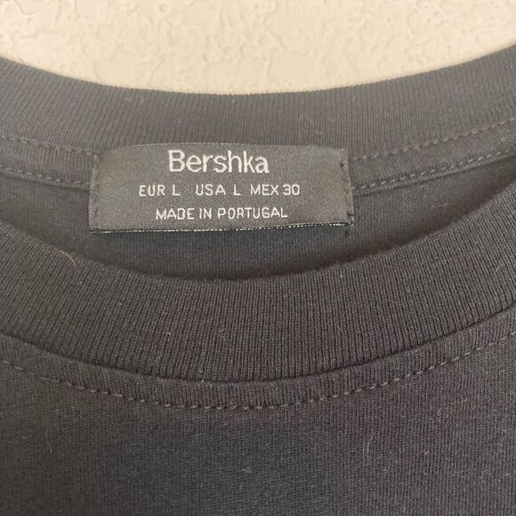 Bershka Renaissance Graphic Modern T very cool “ Fashion Weak” - Picture 3 of 4